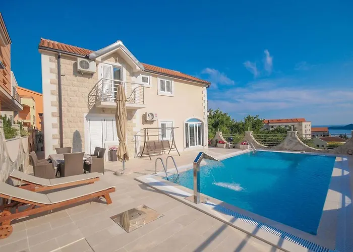 Villa Dragana With Heading Swimming Pool And Parking
