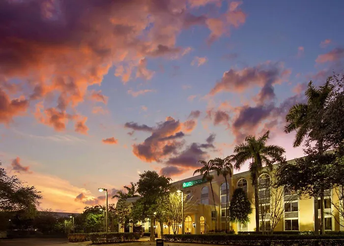 La Quinta Inn & Suites By Wyndham Sunrise