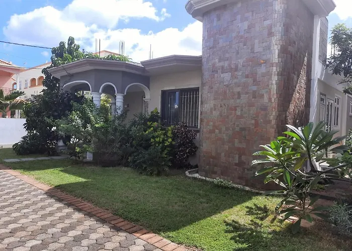 Cardamon Villa Is A 2 Bedroom With 1 Bathroom And Seperate Toilet Detached House With Ac And Swimming Pool , 5 Minutes Walk From Flic En Flac Public Beach