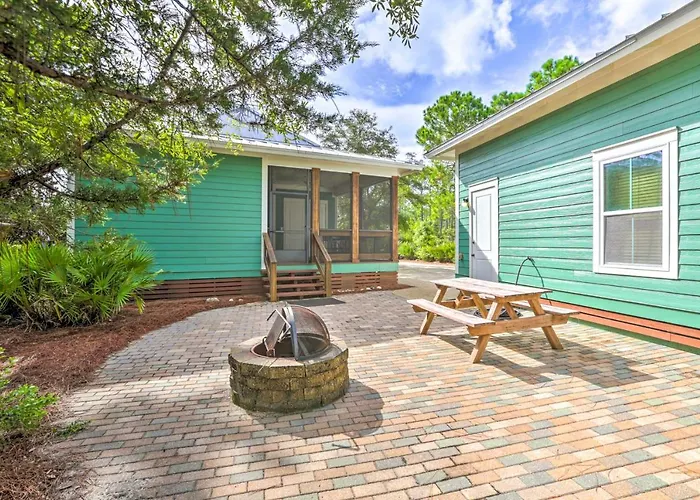 Breezy Home W/ Grills, Pool & Beach Access!