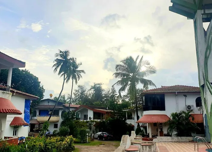 Candolim Beach Villa # 3Bhk # Pool # Kitchen # 300Mts To Beach By Gr Stays