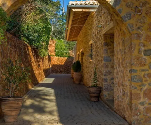 Oak Tree Estate