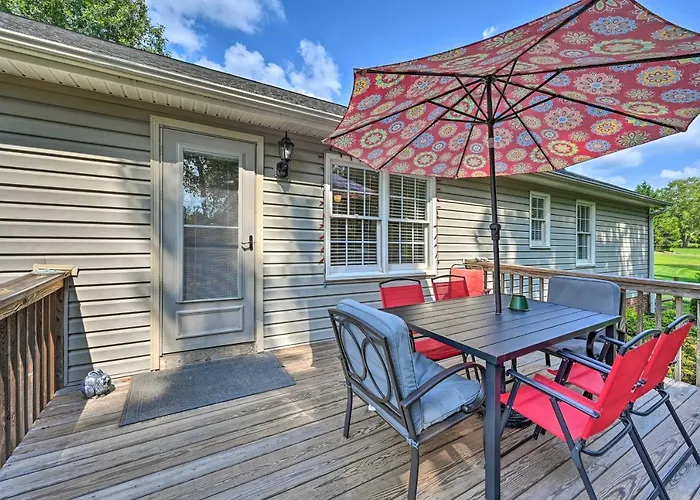 Peaceful Country Retreat W/ Easy Highway Access!