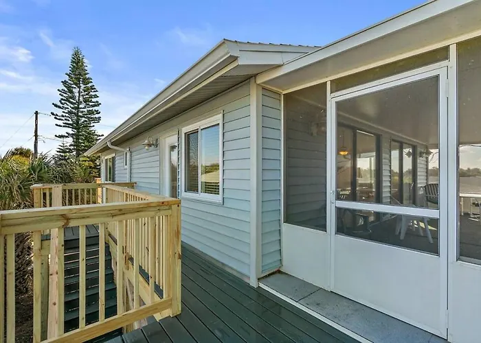Flip Flop Bungalow With Pool