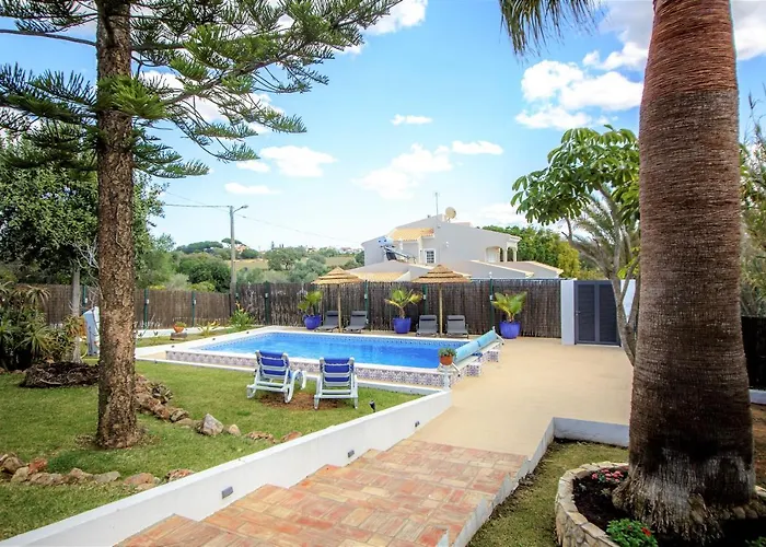 Villa Yvonne,Private Pool,Private Parking 1,7 Km From The Beach