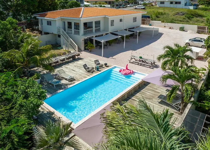 Indigo Apartments & Suites - 'Adults Only'
