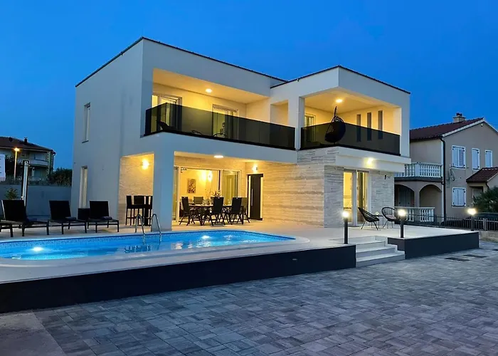 Villa Marena Vodice, Novo Grijanje Bazena!