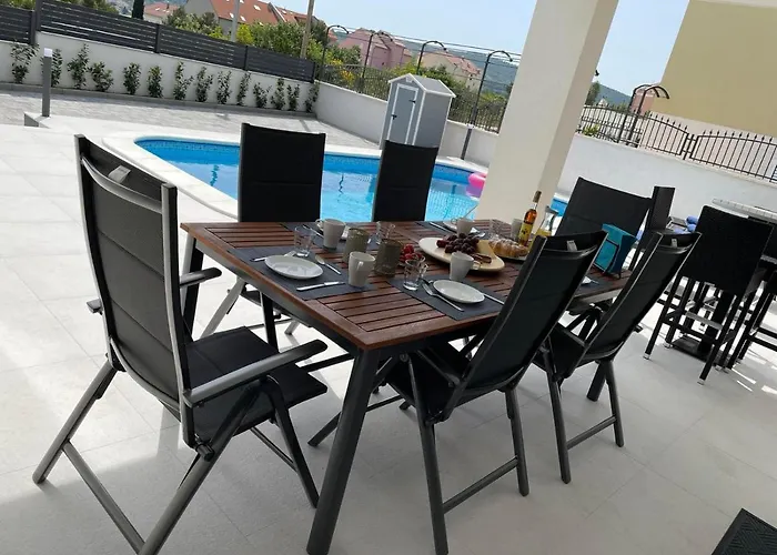 Villa Marena Vodice, Novo Grijanje Bazena!