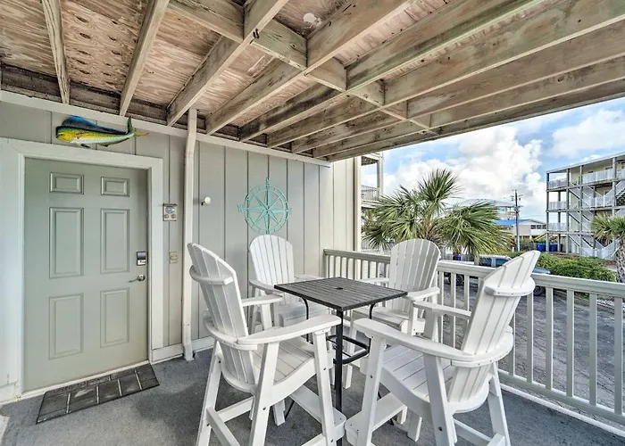 Bright Carolina Beach Condo - Walk To Shore!