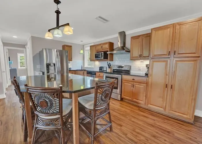 Pet-Friendly Bay View Home W/ Screened Pool Near Lighthouse