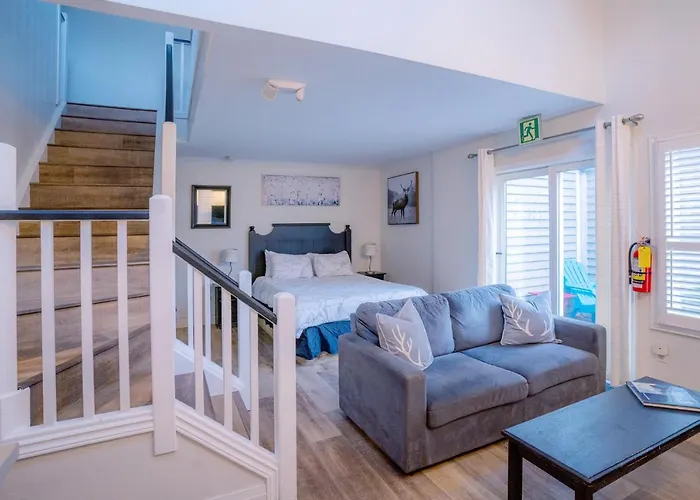 Loft With A View Of Blue - Free Wifi, Linens And Towels Included