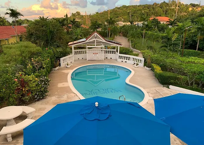 Whistling Villa Runaway Bay