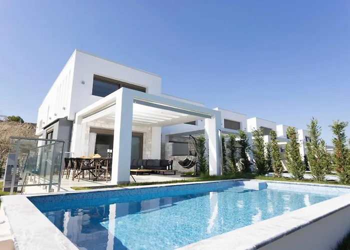 Villa Mare - Private Pool, 4 Bdrms, Sea View, Bbq