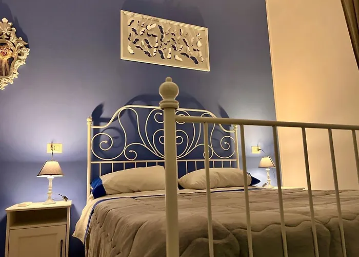 Hotel vicino al College: Vico Longo 25 - Ensuit Flat In The Heart Of Naples