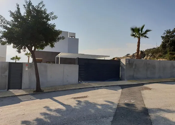 2260-Luxury Villa With Private Pool And Seaview
