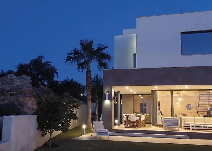 2260-Luxury Villa With Private Pool And Seaview