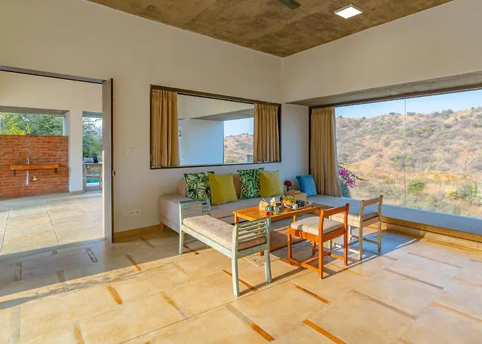 Stayvista'S Sage Scenery - Mountain-View Villa With Infinity Pool & Terrace