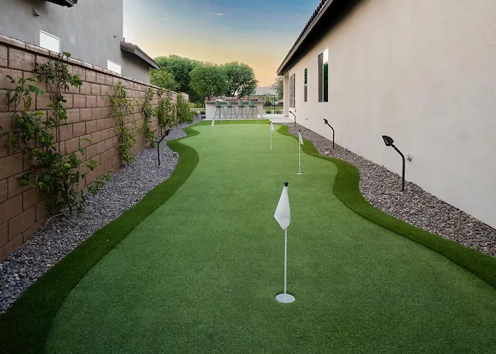 Stadium Course! 18Th Hole- Huge Putting Green!