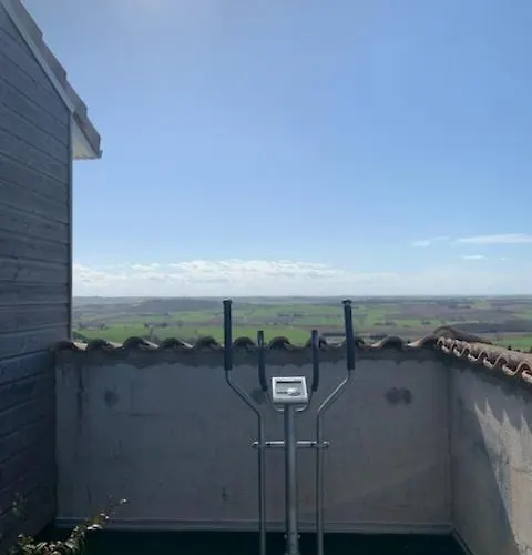 Villa avec piscine à débordement vue exceptionnelle