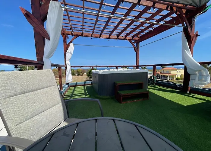 Sunset Coast Loft & Rooftop