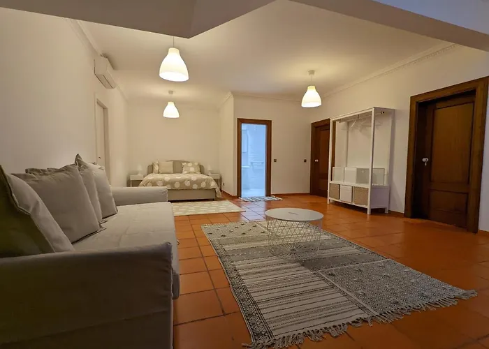 Casa Roc Madeira - 5 Bedrooms - Ocean And City Views - Private Heated Pool