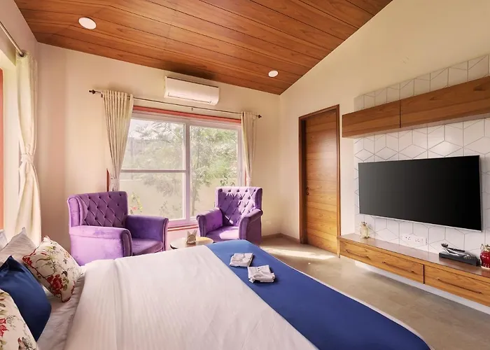 Inaayat Villa By Stayvista - Luxe Retreat With Pool & Garden
