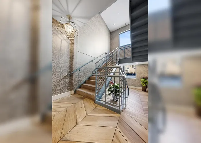 Lavish Condo Steps To Great All American Ball Park 502