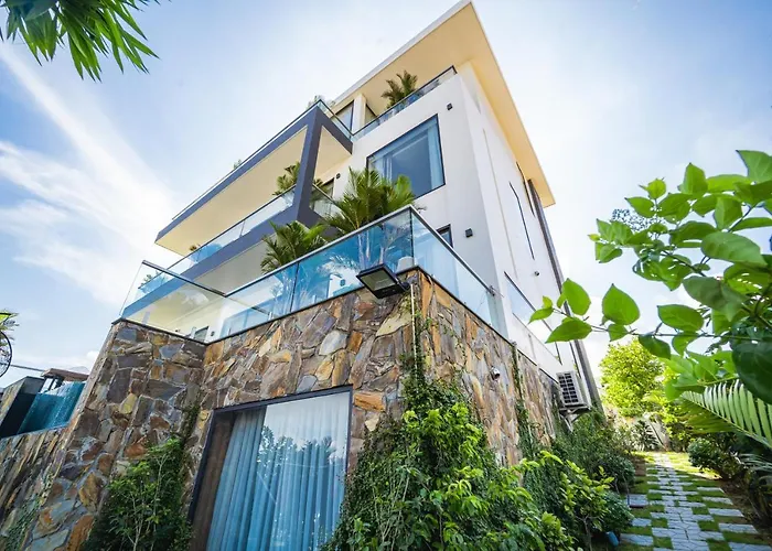 Sally Huong Villa - Venue Travel