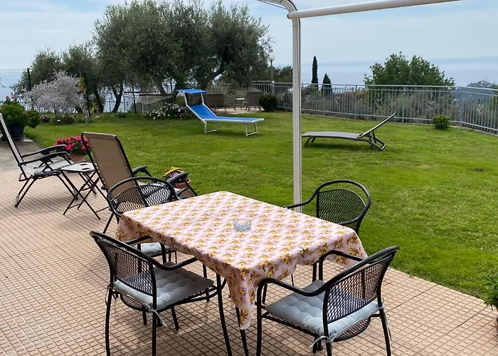 Hotel adatto agli animali: Casa Vista Mare - Superb Garden And Parking Included