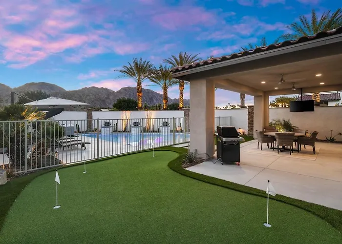 Splash Pad! Brand New Family Friendly Home!