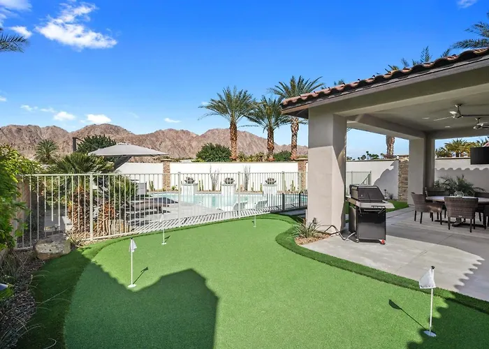 Splash Pad! Brand New Family Friendly Home!