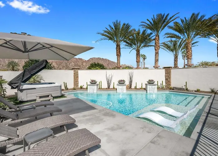 Splash Pad! Brand New Family Friendly Home!