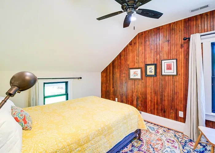 Stunning Damascus Vacation Rental W/ Fire Pit!