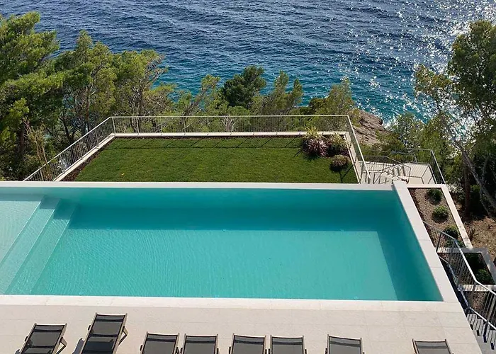 Luxurious And Spacious Pet Friendly Villa In Brela