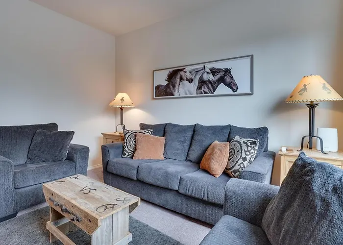 Charming Redmond Townhome W/ Resort Amenities