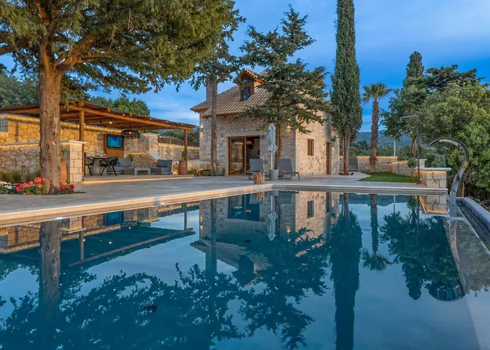 Sunshine - Fairytale Countryside Villa By Etouri