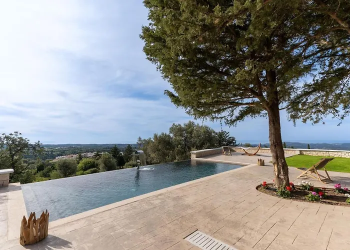 Sunshine - Fairytale Countryside Villa By Etouri