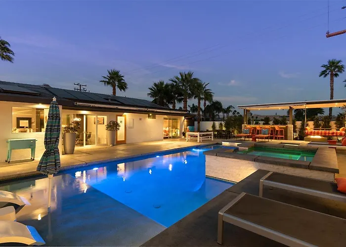 Luxury Desert Oasis