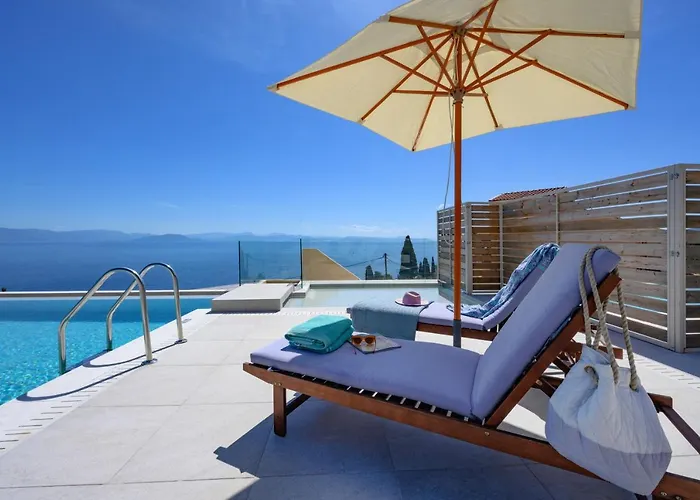 Sea & Cliff Luxury Suites
