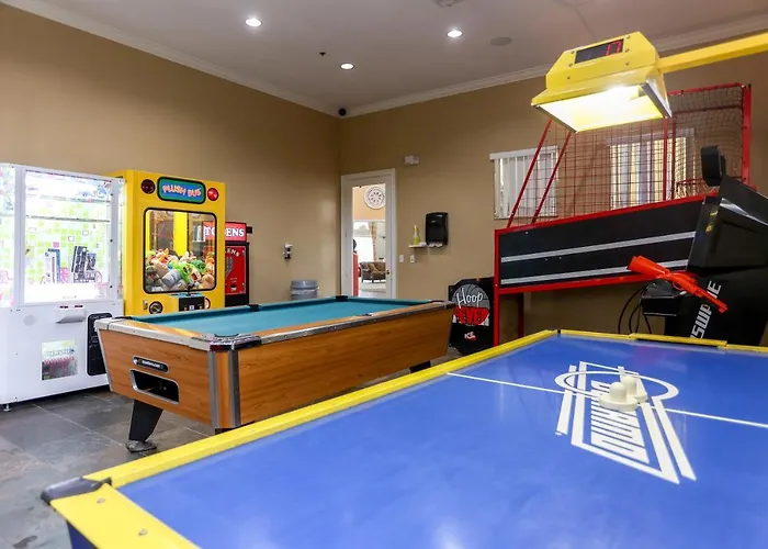 Lake View Vacation Home With Pool And Game Room Near Disney Parks