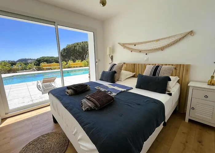 Villa 6 Chambres, Piscine, Vue Mer, A Proximite De La Plage , Cavalaire-Sur-Mer