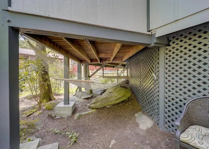 Pet-Friendly Getaway W/ Porch In Banner Elk!