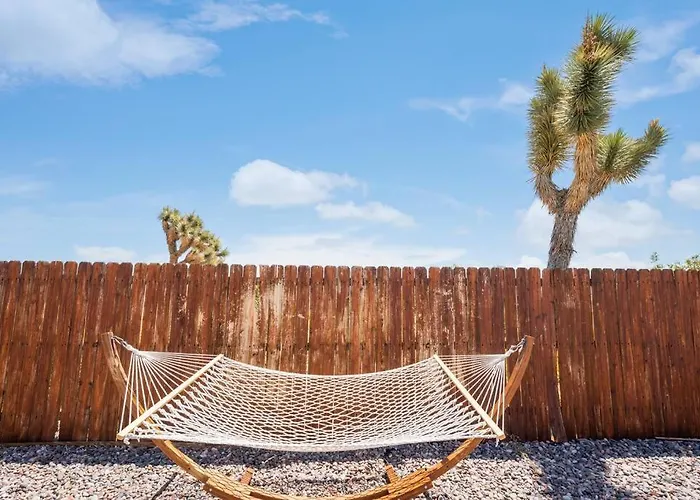 Tranquil Family Friendly Pool Sanctuary Near Jtnp