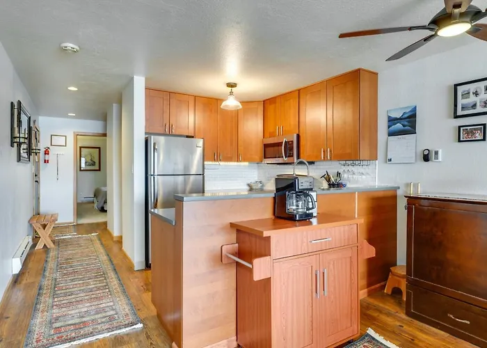 8 Mi To Keystone Resort: Dillion Condo W/ Hot Tub!
