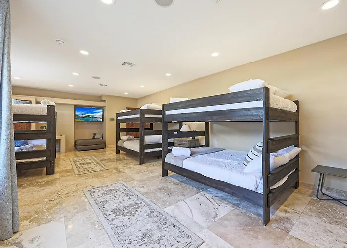 Luxury Estate, Sleeps 24, Sonoran By Homestakes Stays