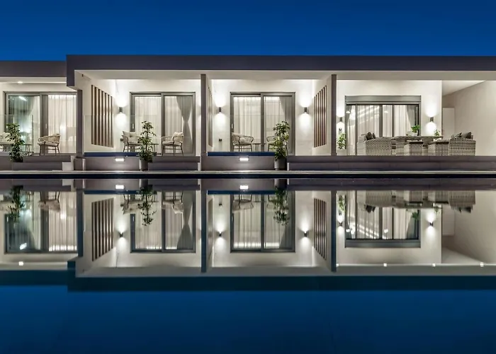 Villa Roselia - Luxury Escape With Magnificent Views, By Zantewize