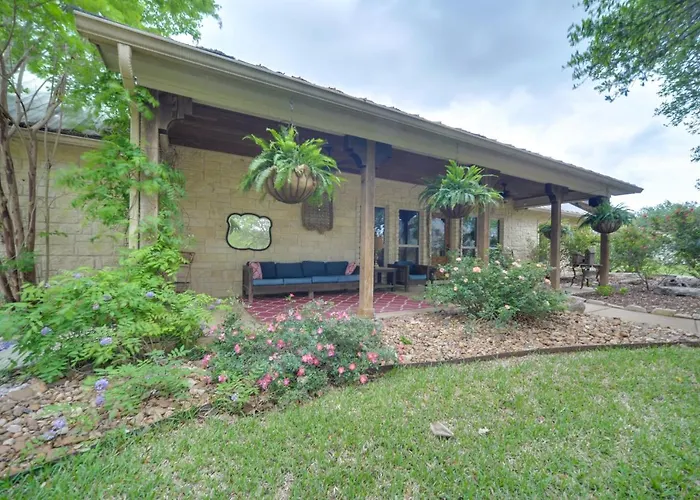 Secluded Country Hideaway W/ Fire Pit & Pool!