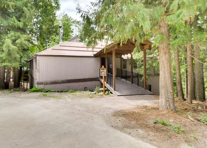 Cozy Resort Condo ~ 2 Mi To Whitefish Mtn Resort!