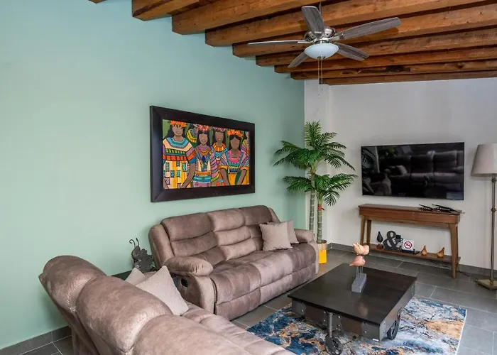 Holt Nueva Escondida 3Br - Pool, Parking & Patios