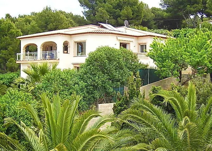 Ground Floor Villa With Private Entrance And Shared Pool